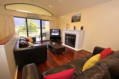 Five Clematis Views - Tourism Townsville 2