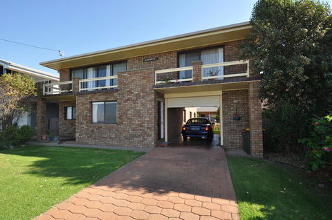 Flat 1/15 Dalmeny Drive - Tourism Townsville 0