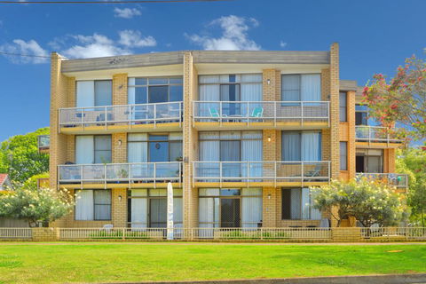 Flynns Beach Apartments 4, 41 Pacific Drive - Tourism Townsville 3