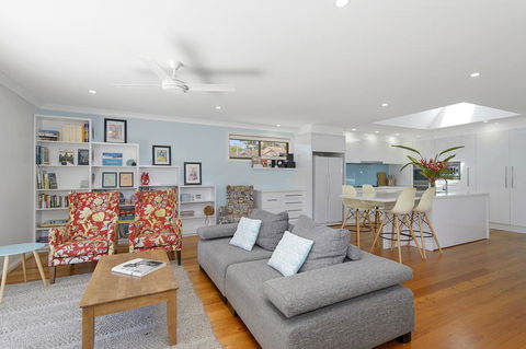 Flynns Beach Retreat - Tourism Townsville 3