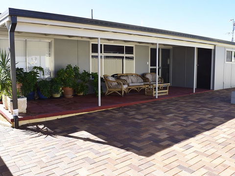 Fossickers Cottages - Tourism Townsville 2