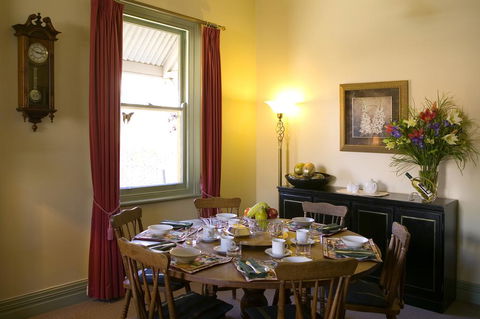 Foxgloves B&B - Tourism Townsville 1