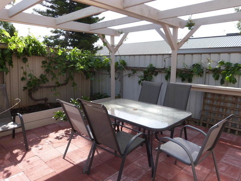 Fullarton Motor Lodge - Tourism Townsville 1