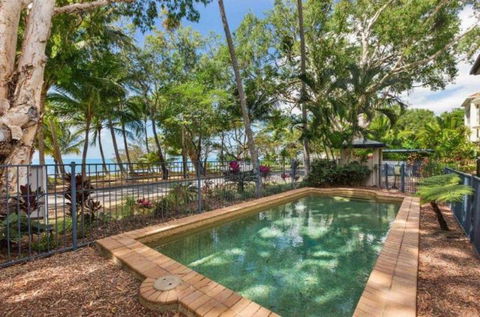 Fusilier Beachfrontviews - Tourism Townsville 0