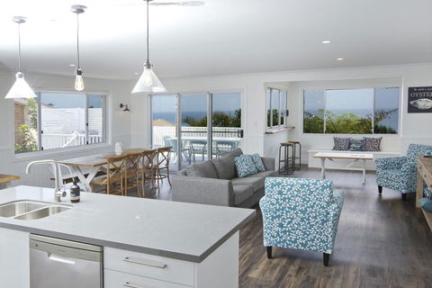 FYNE SHORES - Tourism Townsville 0