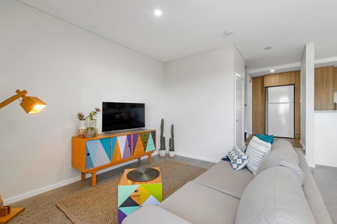 G149 - Apt 2 - Tourism Townsville 3