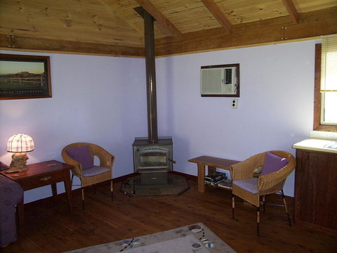 Gaddleen Grove Cottages - Tourism Townsville 2