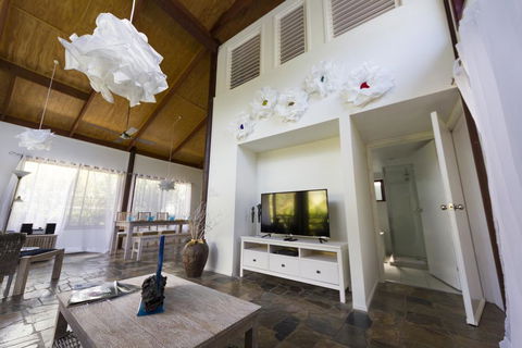 Garasu Lodge - Tourism Townsville 3