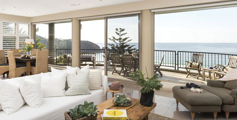 Gaze North Mollymook - Tourism Townsville 0