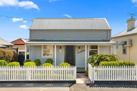 Geelong West Miner's Cottage - Tourism Townsville 0