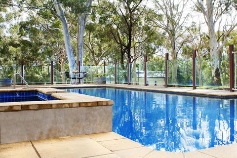 George Kerferd Hotel - Tourism Townsville 0