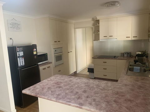 Gin Gin Budget Accommodation - Tourism Townsville 3