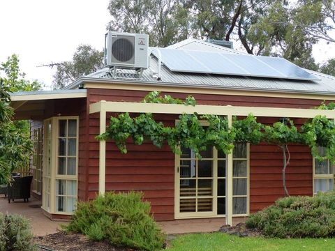 Glenbar Cottage Yelta - Tourism Townsville 0