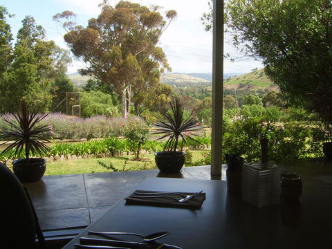Golden Chain Garden Motor Inn Gundagai - Tourism Townsville 2