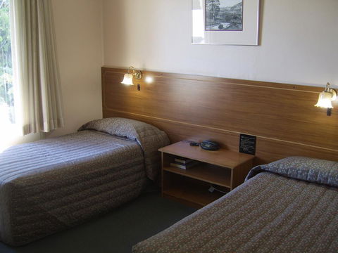 Golden Chain Garden Motor Inn Gundagai - Tourism Townsville 3