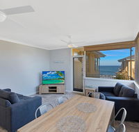 Golden Sands Apartment 10 - Tourism Townsville