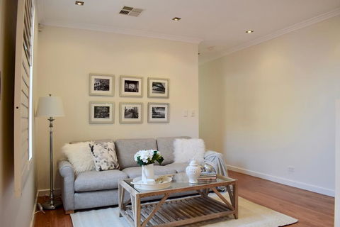 Gorgeous Row Terrace Near Sydney Harbour Bridge - Tourism Townsville 0