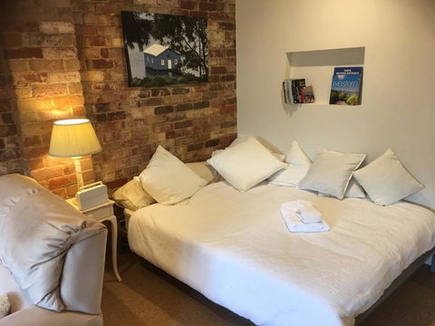 Gorgeous Studio 2 Minutes From The Heart Of Subiaco - Tourism Townsville 3