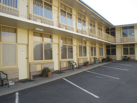 Grand Central Motel - Tourism Townsville 1