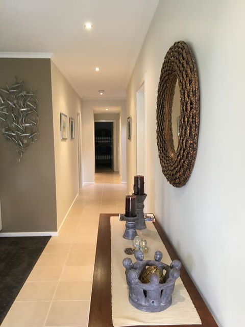 Grand Escape McKenzie - Boutique Rentals - Tourism Townsville 3