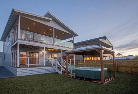 Grande Nisi Casa Cowes - Tourism Townsville 0