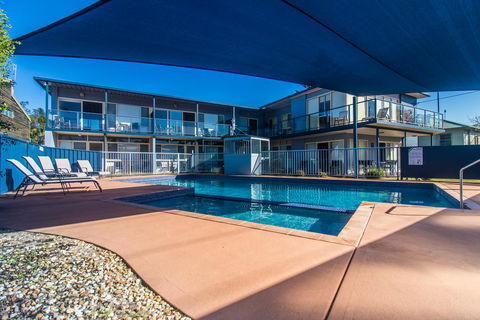 Grandeur Holiday Units - Tourism Townsville 0