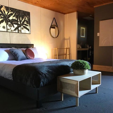 Granite Belt Cabins - Tourism Townsville 3