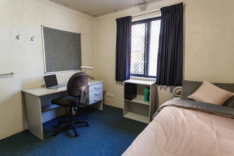 Guild House 6 Bedroom Flat - Tourism Townsville 3