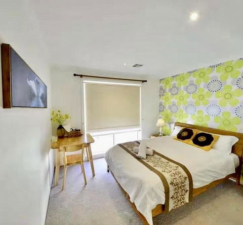 Halen's Hourse - Tourism Townsville 0