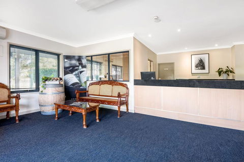 Hawkesbury Race Club Motel - Tourism Townsville 3