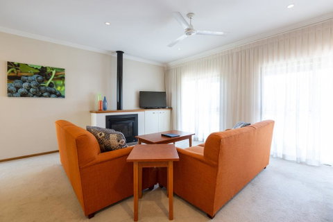 Hermitage Lodge - Tourism Townsville 3