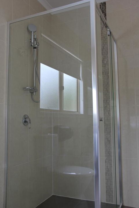 Hibernian Hotel - Tourism Townsville 1