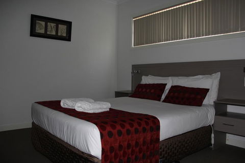 Hibernian Hotel - Tourism Townsville 2