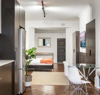 High-End Studio Near Parks Theatres and Dining - Tourism Townsville