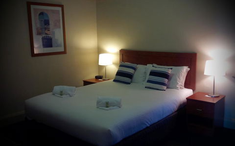 Highlands Hotel - Tourism Townsville 3