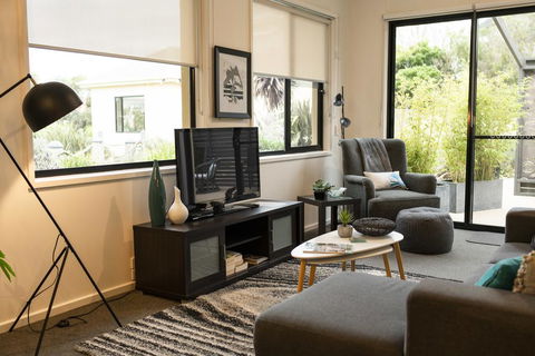 Hilltop Apartments Phillip Island - Tourism Townsville 1