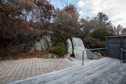 Hilltop Haven - Tourism Townsville 3