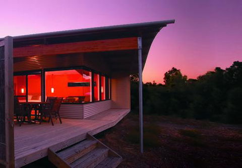 Hilltop Studios - Tourism Townsville 0