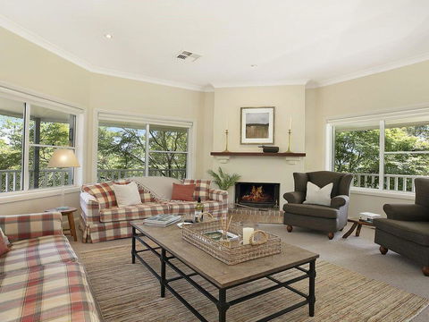Hillview Cottage - Classic Country Comfort And Charm - Tourism Townsville 1
