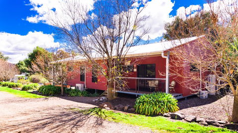 Hillview Farmstay - Tourism Townsville 3