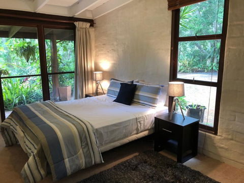 Hinterland Hideaway - Tourism Townsville 1