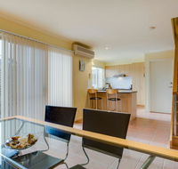 Holidays at Hollydene - Tourism Townsville