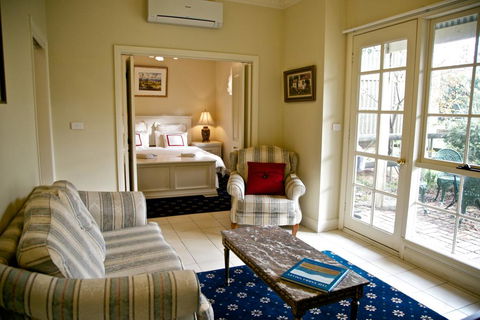 Holly Lane Mews - Tourism Townsville 0