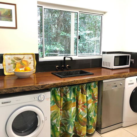 Honeybee House - Tourism Townsville 3