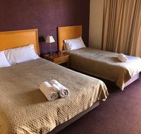 Horse  Jockey Hotel Motel - Tourism Townsville