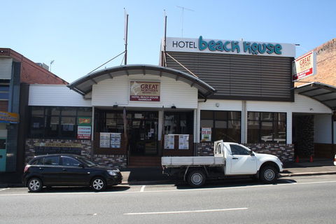 Hotel Beach House Nambour - Tourism Townsville 0