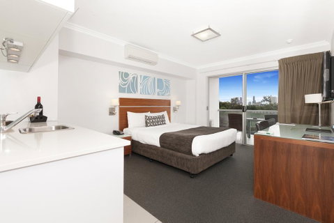 Hotel Chino - Tourism Townsville 0