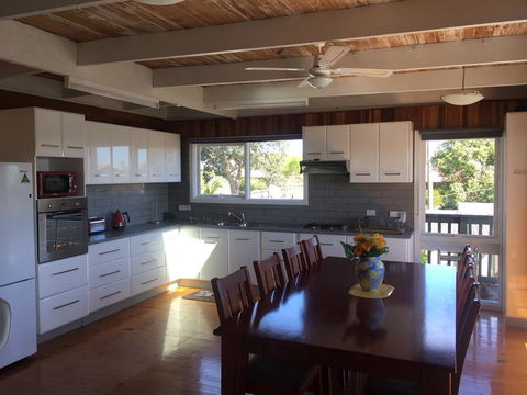 Island Getaway - Tourism Townsville 0
