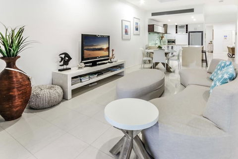 Island Views - Tourism Townsville 1