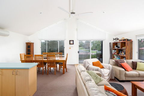 Island Villa - Tourism Townsville 2